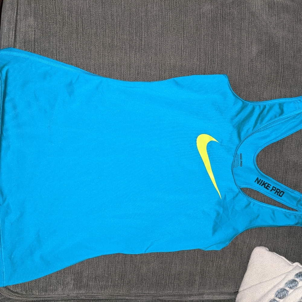 Nike dri fit tank NWOT